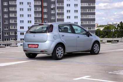 Продажа Fiat Punto III Grande Punto 1.2 MT (75 л.с.) 2009 Серебристый в Автодом