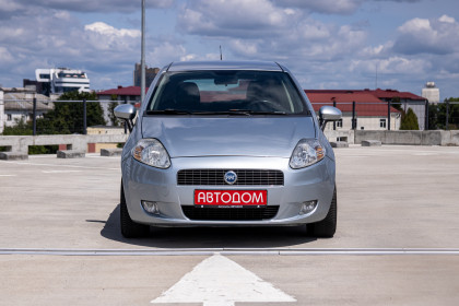 Продажа Fiat Punto III Grande Punto 1.2 MT (75 л.с.) 2009 Серебристый в Автодом