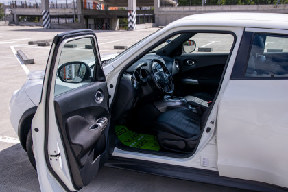 Продажа Nissan Juke I 1.6 CVT (117 л.с.) 2012 Белый в Автодом