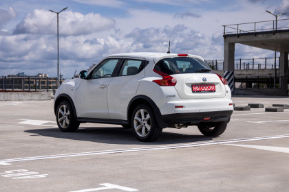 Продажа Nissan Juke I 1.6 CVT (117 л.с.) 2012 Белый в Автодом