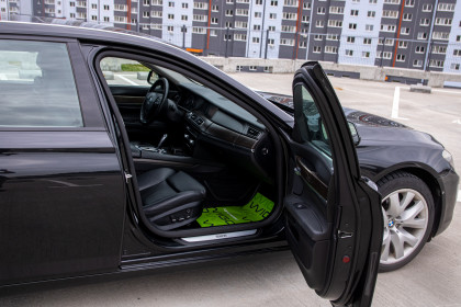 Продажа BMW 7 серии V (F01/F02/F04) 740i 3.0 AT (326 л.с.) 2008 Черный в Автодом