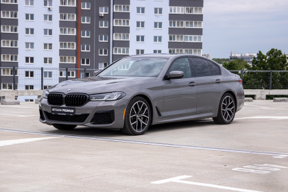 Продажа BMW 5 серии VII (G30/G31) Рестайлинг 530i 2.0 AT (252 л.с.) 2021 Серый в Автодом