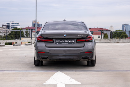 Продажа BMW 5 серии VII (G30/G31) Рестайлинг 530i 2.0 AT (252 л.с.) 2021 Серый в Автодом