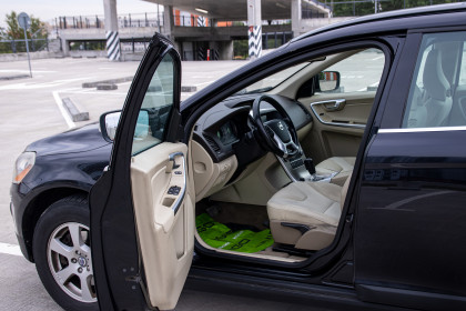 Продажа Volvo XC60 I 2.4 AT (163 л.с.) 2010 Черный в Автодом