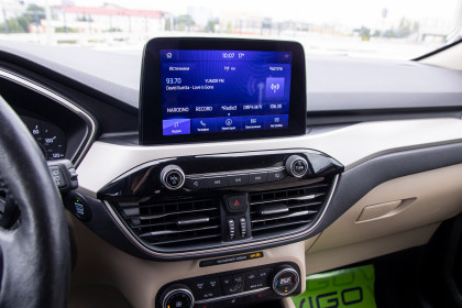 Продажа Ford Escape IV 1.5 AT (180 л.с.) 2020 Серебристый в Автодом