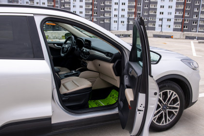 Продажа Ford Escape IV 1.5 AT (180 л.с.) 2020 Серебристый в Автодом