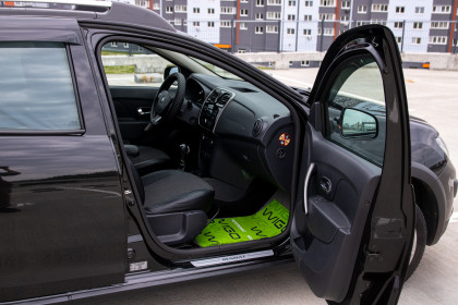 Продажа Renault Sandero II Stepway 1.6 AT (102 л.с.) 2015 Черный в Автодом