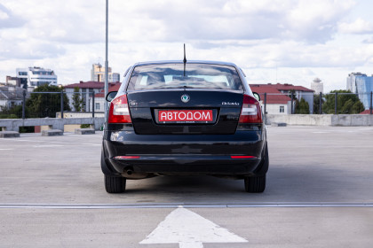 Продажа Skoda Octavia II (A5) Рестайлинг 1.6 MT (102 л.с.) 2012 Черный в Автодом