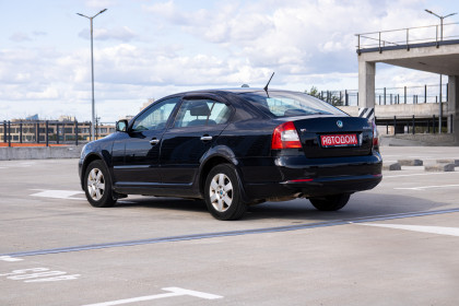 Продажа Skoda Octavia II (A5) Рестайлинг 1.6 MT (102 л.с.) 2012 Черный в Автодом