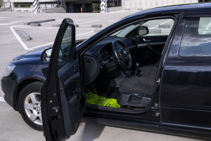 Продажа Skoda Octavia II (A5) Рестайлинг 1.6 MT (102 л.с.) 2012 Черный в Автодом
