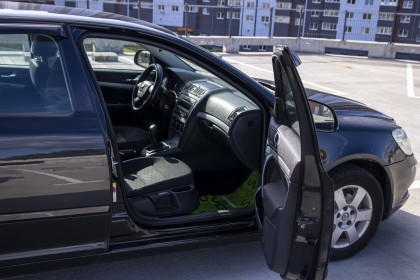 Продажа Skoda Octavia II (A5) Рестайлинг 1.6 MT (102 л.с.) 2012 Черный в Автодом