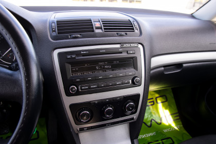 Продажа Skoda Octavia II (A5) Рестайлинг 1.6 MT (102 л.с.) 2012 Черный в Автодом