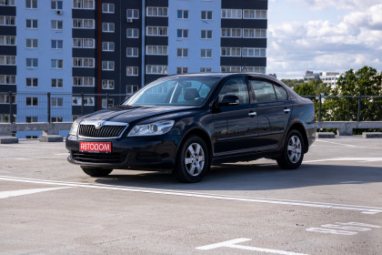 Продажа Skoda Octavia II (A5) Рестайлинг 1.6 MT (102 л.с.) 2012 Черный в Автодом