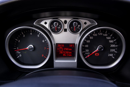 Продажа Ford Focus II Рестайлинг 1.6 MT (115 л.с.) 2008 Серебристый в Автодом