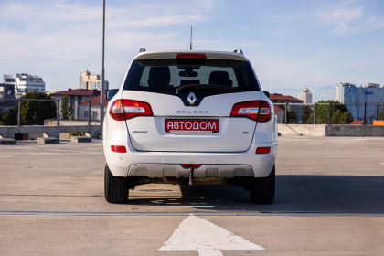 Продажа Renault Koleos I Рестайлинг 2.5 CVT (171 л.с.) 2012 Белый в Автодом