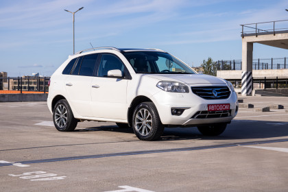 Продажа Renault Koleos I Рестайлинг 2.5 CVT (171 л.с.) 2012 Белый в Автодом