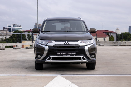 Продажа Mitsubishi Outlander III Рестайлинг 3 2.0 CVT (146 л.с.) 2019 Коричневый в Автодом