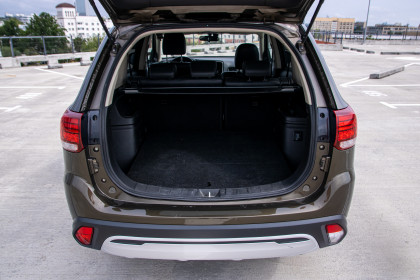 Продажа Mitsubishi Outlander III Рестайлинг 3 2.0 CVT (146 л.с.) 2019 Коричневый в Автодом