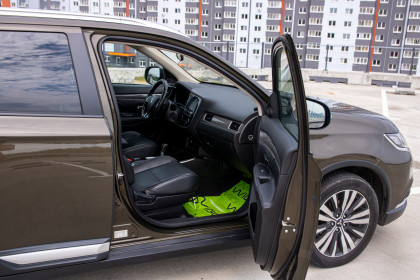 Продажа Mitsubishi Outlander III Рестайлинг 3 2.0 CVT (146 л.с.) 2019 Коричневый в Автодом