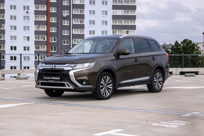 Продажа Mitsubishi Outlander III Рестайлинг 3 2.0 CVT (146 л.с.) 2019 Коричневый в Автодом