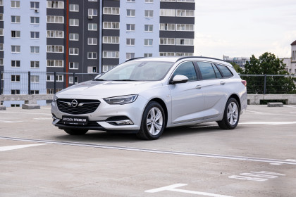 Купить Opel Insignia II 2.0 MT (170 л.с.) 2019 Серебристый в Автодом Продажа Opel Insignia II 2.0 MT (170 л.с.) 2019 Серебристый в Автодом