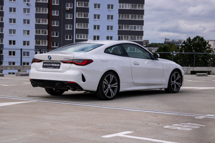 Продажа BMW 4 серии G22, G23, G26 430i 2.0 AT (258 л.с.) 2020 Белый в Автодом