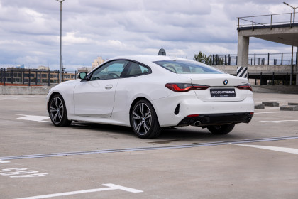 Продажа BMW 4 серии G22, G23, G26 430i 2.0 AT (258 л.с.) 2020 Белый в Автодом