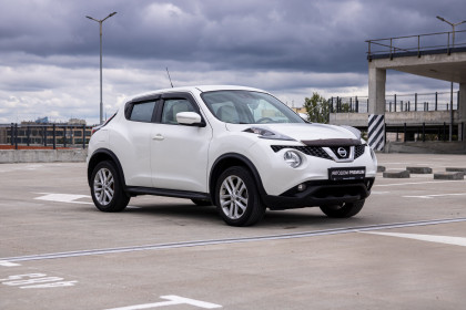 Продажа Nissan Juke I Рестайлинг 1.6 CVT (117 л.с.) 2017 Белый в Автодом