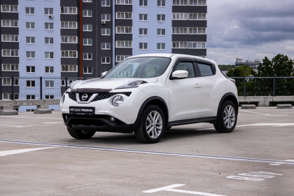 Продажа Nissan Juke I Рестайлинг 1.6 CVT (117 л.с.) 2017 Белый в Автодом