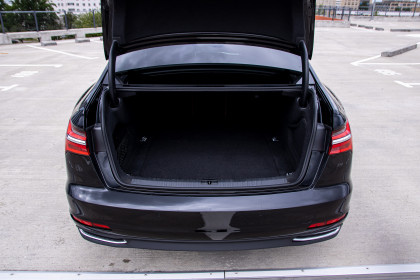 Продажа Audi A6 V (C8) 55 TFSI 3.0 AMT (340 л.с.) 2019 Черный в Автодом
