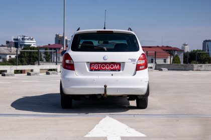 Продажа Skoda Fabia II 1.4 MT (80 л.с.) 2008 Белый в Автодом