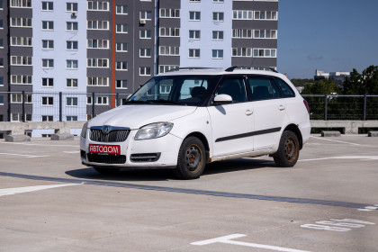 Продажа Skoda Fabia II 1.4 MT (80 л.с.) 2008 Белый в Автодом