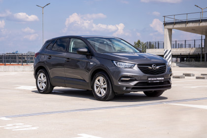Продажа Opel Grandland I 1.5 MT (130 л.с.) 2020 Серый в Автодом