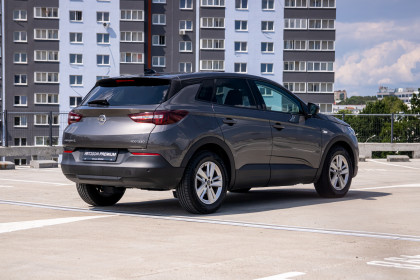 Продажа Opel Grandland I 1.5 MT (130 л.с.) 2020 Серый в Автодом