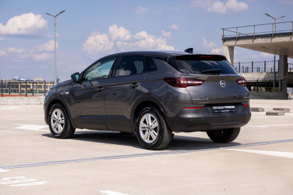Продажа Opel Grandland I 1.5 MT (130 л.с.) 2020 Серый в Автодом