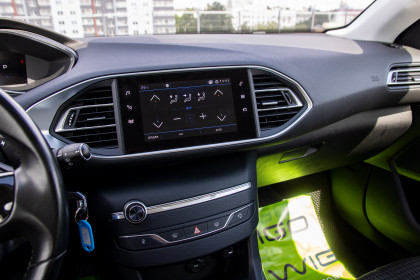 Продажа Peugeot 308 II Рестайлинг 1.5 AT (131 л.с.) 2020 Черный в Автодом