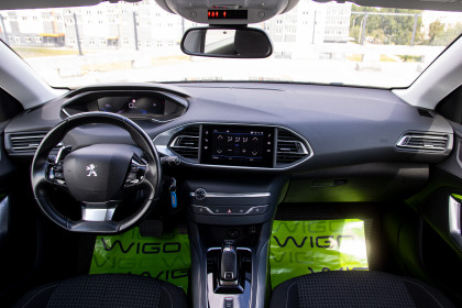 Продажа Peugeot 308 II Рестайлинг 1.5 AT (131 л.с.) 2020 Черный в Автодом
