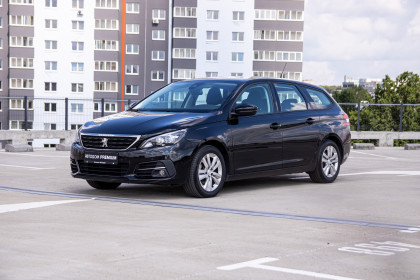 Продажа Peugeot 308 II Рестайлинг 1.5 AT (131 л.с.) 2020 Черный в Автодом
