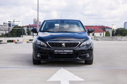 Продажа Peugeot 308 II Рестайлинг 1.5 AT (131 л.с.) 2020 Черный в Автодом