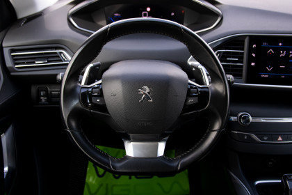 Продажа Peugeot 308 II Рестайлинг 1.5 AT (131 л.с.) 2020 Черный в Автодом