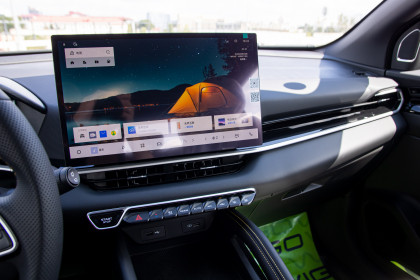 Продажа Geely Coolray I Рестайлинг 1.5 AMT (172 л.с.) 2025 Белый в Автодом