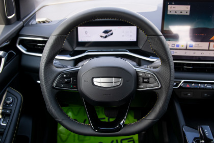Продажа Geely Coolray I Рестайлинг 1.5 AMT (172 л.с.) 2025 Белый в Автодом