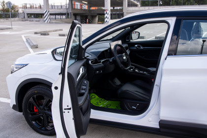 Продажа Geely Coolray I Рестайлинг 1.5 AMT (172 л.с.) 2025 Белый в Автодом