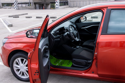 Продажа Lada (ВАЗ) Vesta I SW 1.8 AMT (122 л.с.) 2018 Красный в Автодом