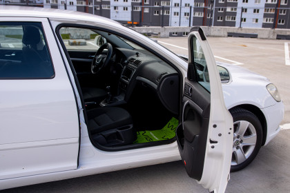 Продажа Skoda Octavia II (A5) Рестайлинг 1.2 MT (105 л.с.) 2010 Белый в Автодом