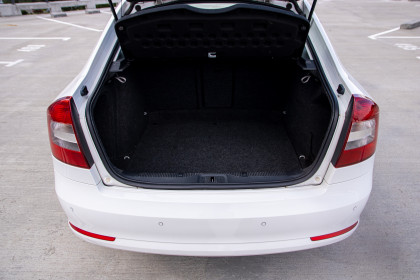 Продажа Skoda Octavia II (A5) Рестайлинг 1.2 MT (105 л.с.) 2010 Белый в Автодом