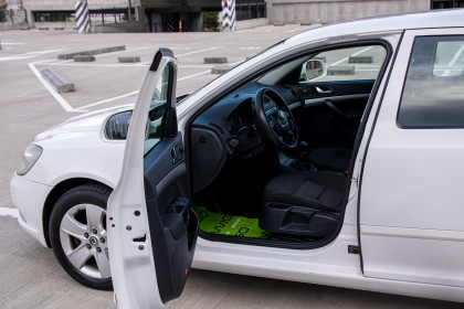 Продажа Skoda Octavia II (A5) Рестайлинг 1.2 MT (105 л.с.) 2010 Белый в Автодом