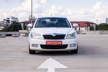 Продажа Skoda Octavia II (A5) Рестайлинг 1.2 MT (105 л.с.) 2010 Белый в Автодом