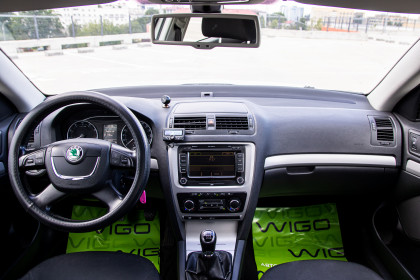 Продажа Skoda Octavia II (A5) Рестайлинг 1.2 MT (105 л.с.) 2010 Белый в Автодом