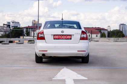 Продажа Skoda Octavia II (A5) Рестайлинг 1.2 MT (105 л.с.) 2010 Белый в Автодом